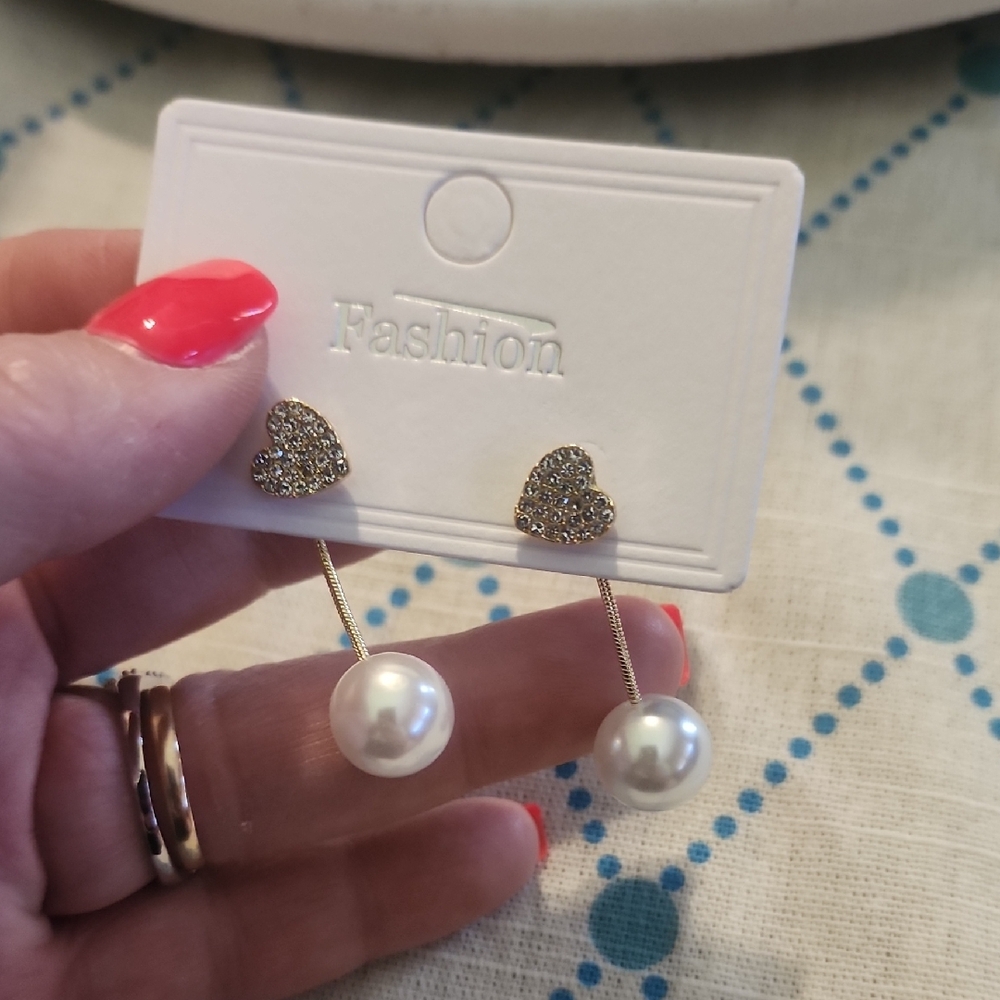 Chic Gold Heart and Pearl Earrings